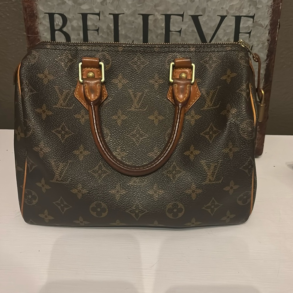 Louis Vuitton speed 25 authentic